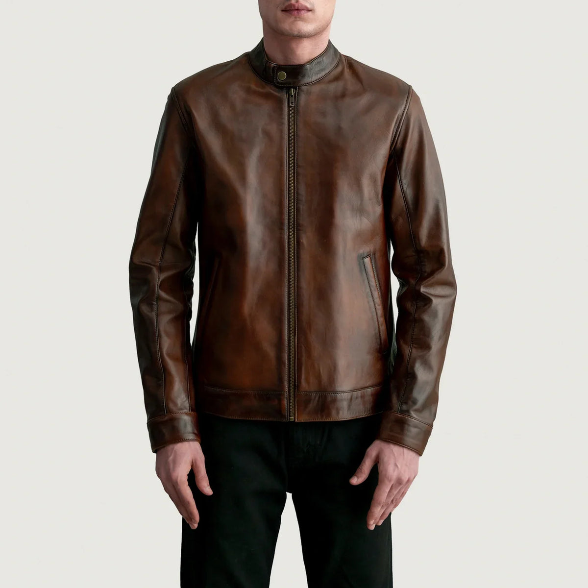 Zen Distressed Brun Bikerjacka i Läder för Herr - Lateral Side Profile View Showing Sleeve Cut &amp; Athletic Taper Fit