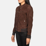 
Brown Goat Suede Bomber Jacket - Bakifrån med perfekt axelpassform och ren fåll